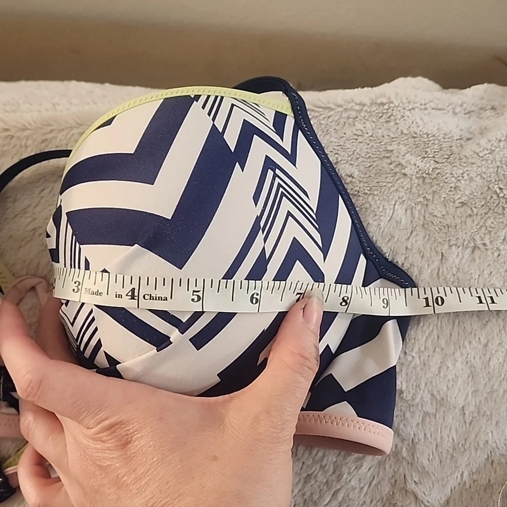 VS Bikini Top- 36DD - Picture 10 of 11